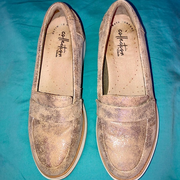 clarks gold loafers